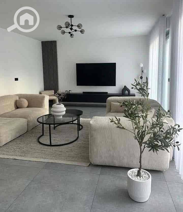 8 870e66b4-1b3b-4e60-a5f5-f12bd0069b96. jpg