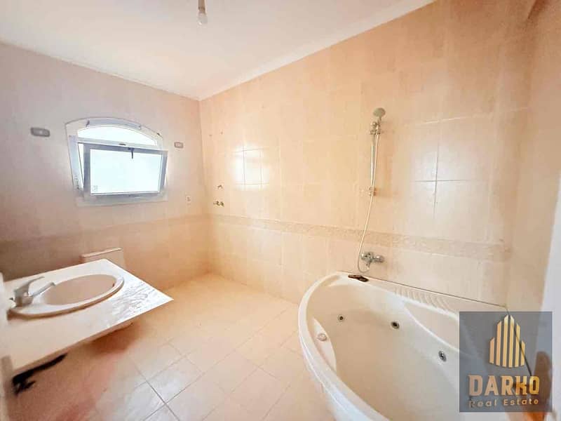 15 384edeb9-ea2c-4db7-b405-cd2ebf01e352. jpg