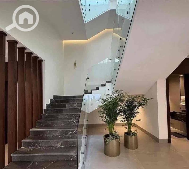 5 b93b1c88-82a2-47a8-9f83-d55ecb5b8bc9. jpg