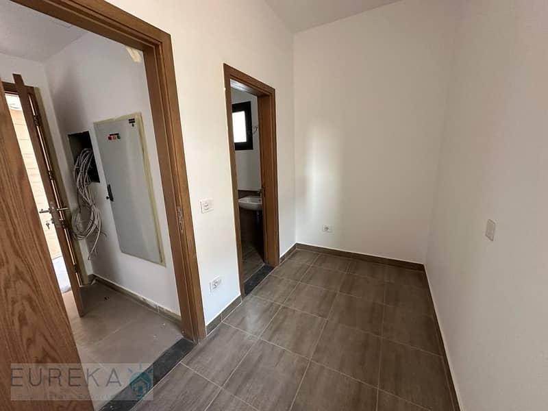 4 6048f4fe-1685-480b-b330-20bc093259d2. jpeg