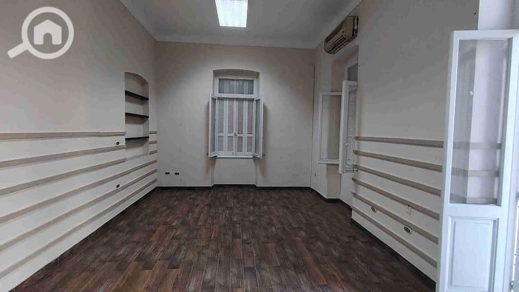 1000436895. jpg 1000436895. jpg