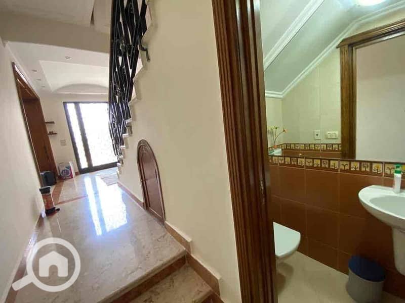 26 328547eb-f3fb-4bab-a834-45f87b54ea64. jpg