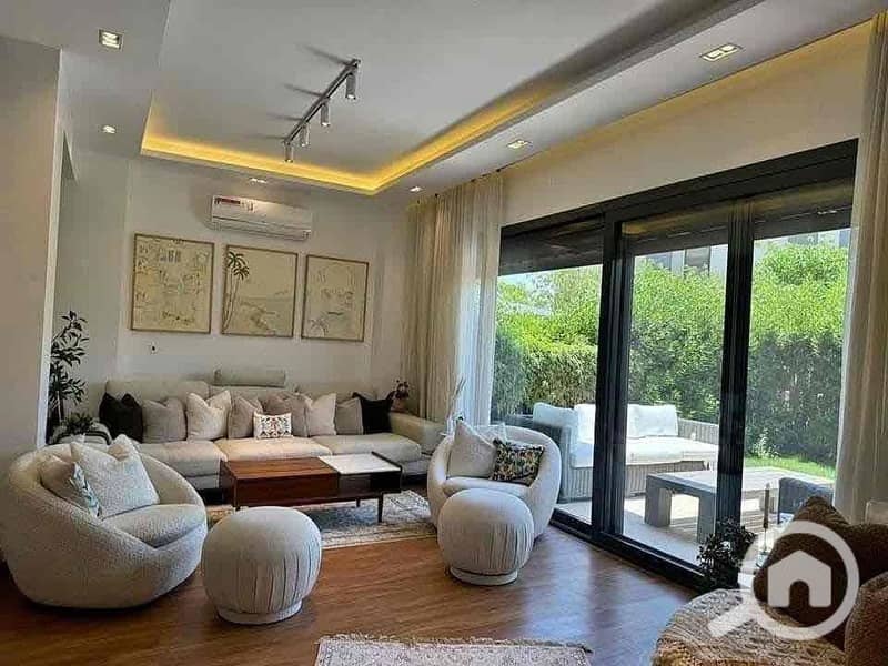 4 9d422fd0-989e-4506-a6d6-f6b6a8ee934b. jpg