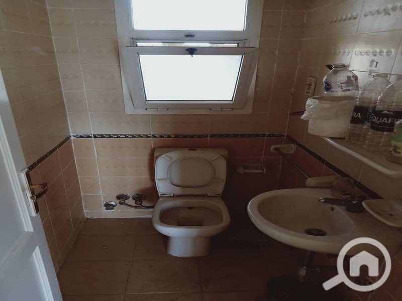 9 74296372-1349-4696-adcc-fb4fc01d4e78. jpg