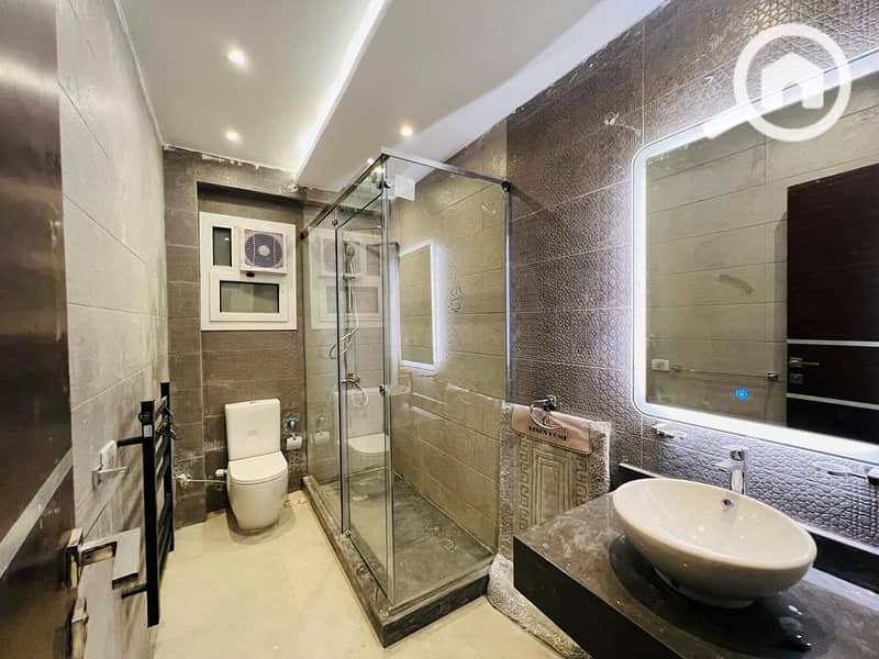 5 8b33e4ed-9b4e-42ae-a484-060315e09d57. jpg