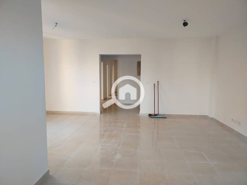 8 71d2e8ff-761a-4897-94d1-d8a85a07586d. jpg