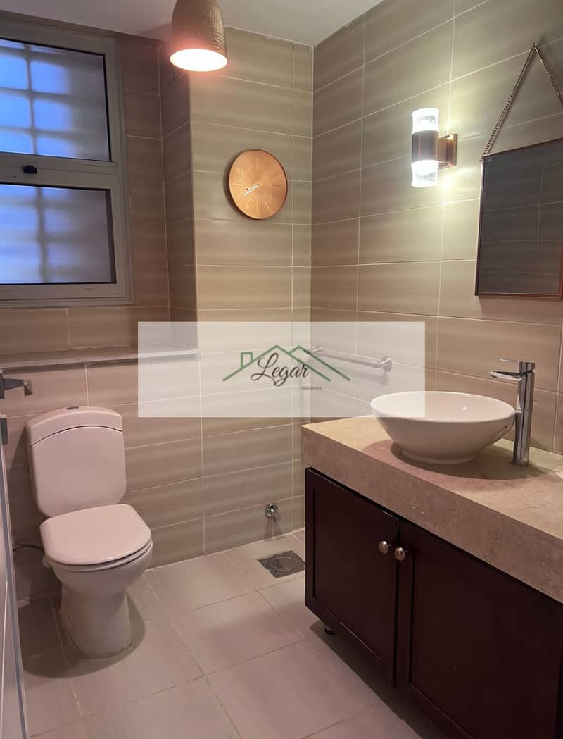 8 19d90df7-0147-47db-9dec-a7524ae7c800. jpg