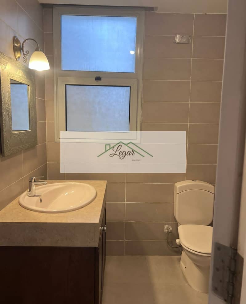 10 b186a0d6-931d-4035-a017-8deb0241aac4. jpg