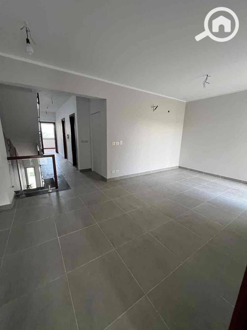 2 266ca5fe-70cf-4bf5-b96a-e1541e6520f4. jpg