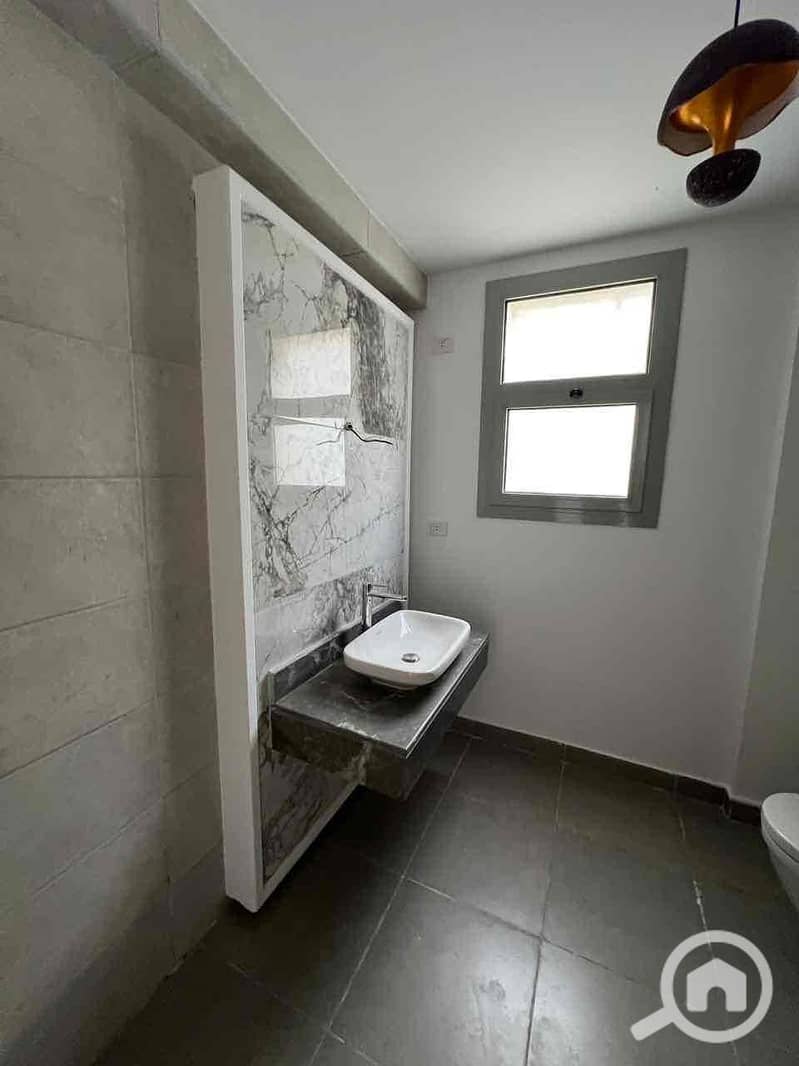 5 f997fa00-61b8-4cbb-b9f9-c3f80ff0c514. jpg