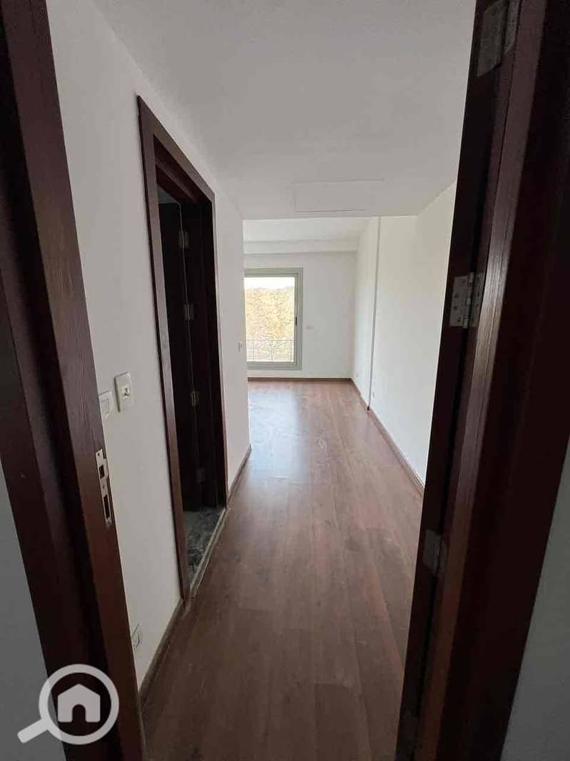 8 ec8df7e6-8d1a-4822-9a98-4a77753fe68a. jpg