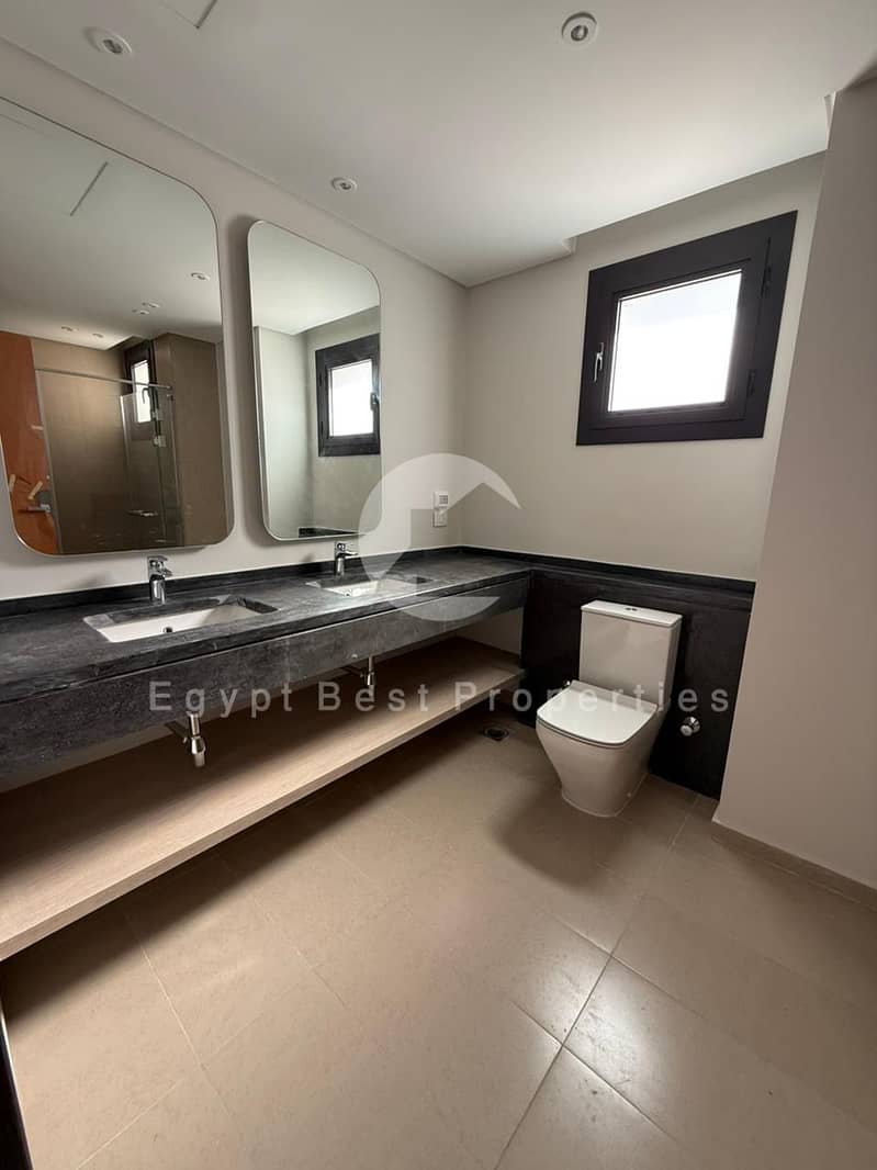 8 a8978202-2900-4fa8-b25a-bdd2bb224ad3. jpeg