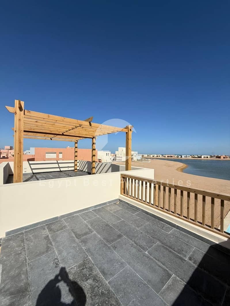 12 23f001f9-5be2-4abc-ab0c-9acec6f28e48. jpeg