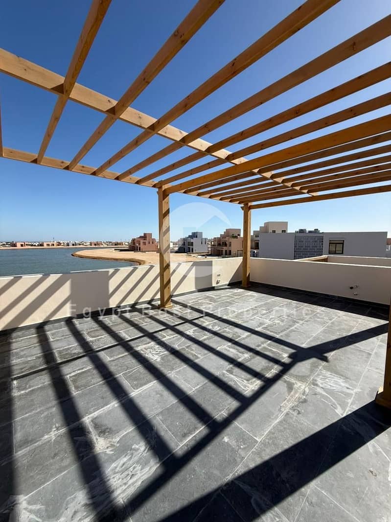 14 7346f343-947c-45f0-8a18-47f6854f479d. jpeg