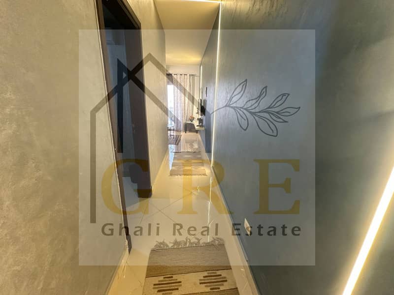 8 987fdb98-d433-4432-bc55-e7325a904616. jpg