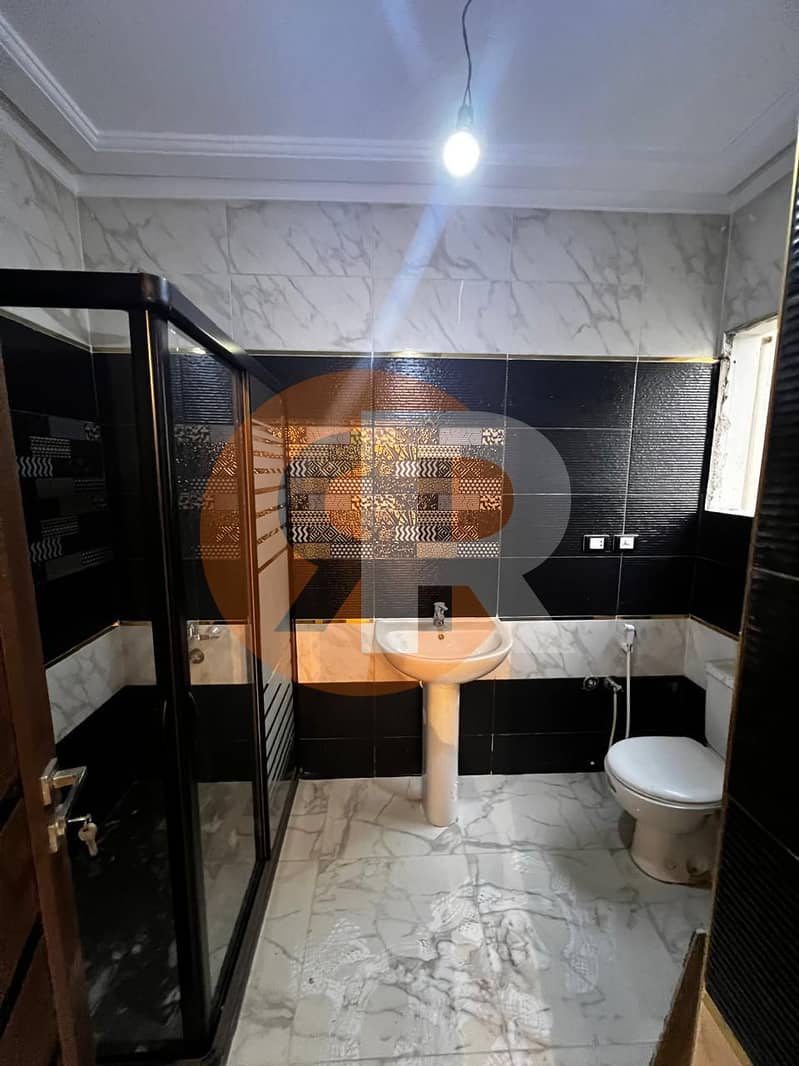 12 f6cb81f0-a83e-4a80-a5d5-075648d6bbad. jpg