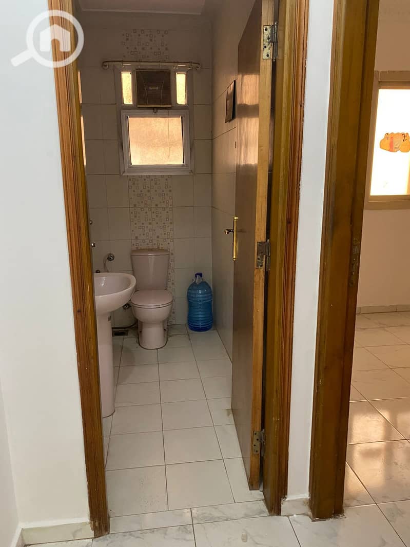 6 d9370cb6-7662-4298-98bf-d07674f7ed6d. jpg