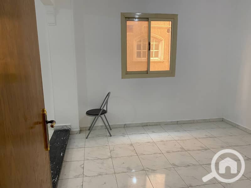 8 3e38bb60-4090-4cf7-a27c-bb431e3b3307. jpg