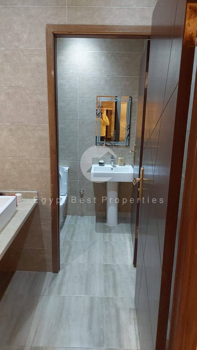 4 0e0ac27d-3692-4e2a-bdbb-6fd440e352ce. jpg