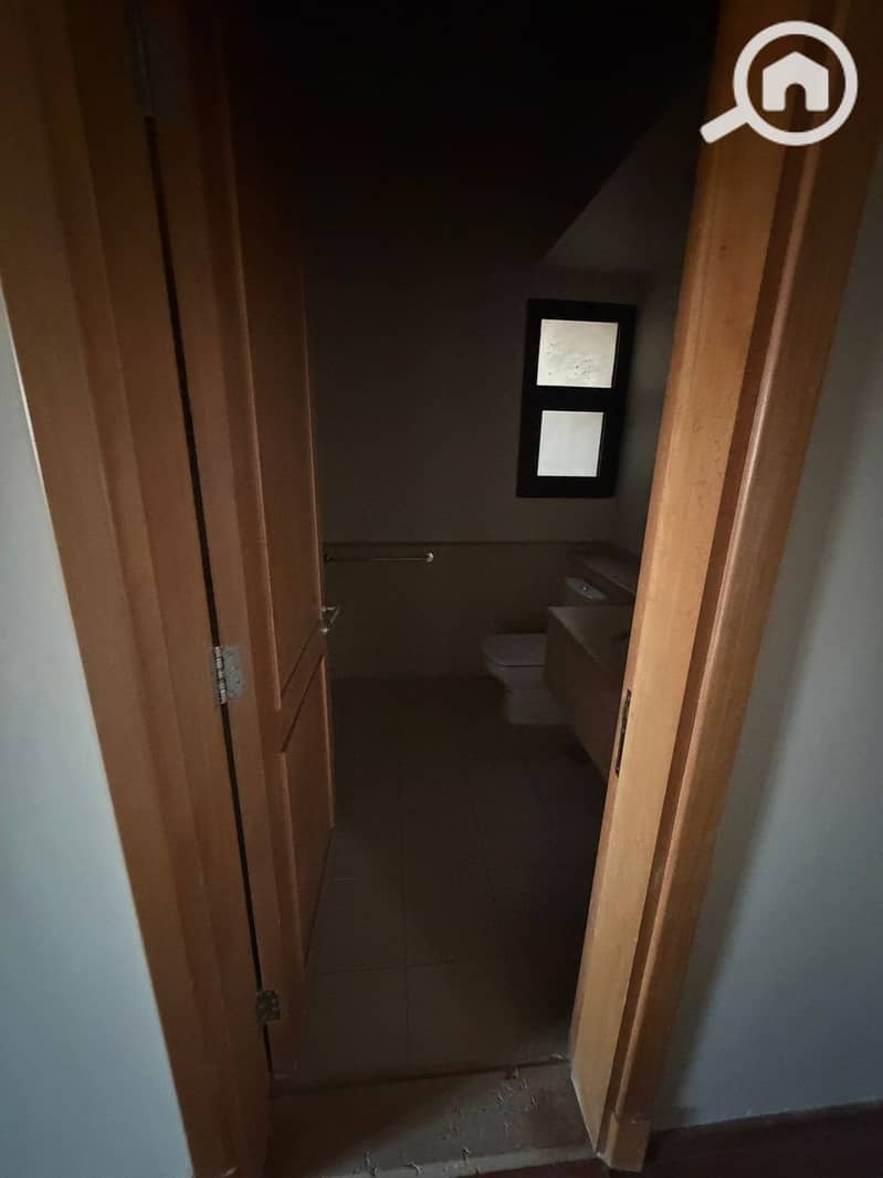 6 5c684c0e-fd76-4e5b-9e14-b1168124be7d. jpg