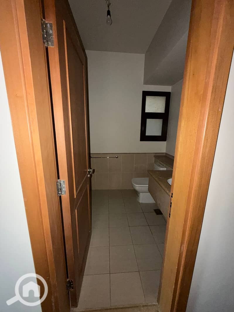 8 2114eb2e-8891-4351-b2d2-4d2ab22cdf3d. jpg