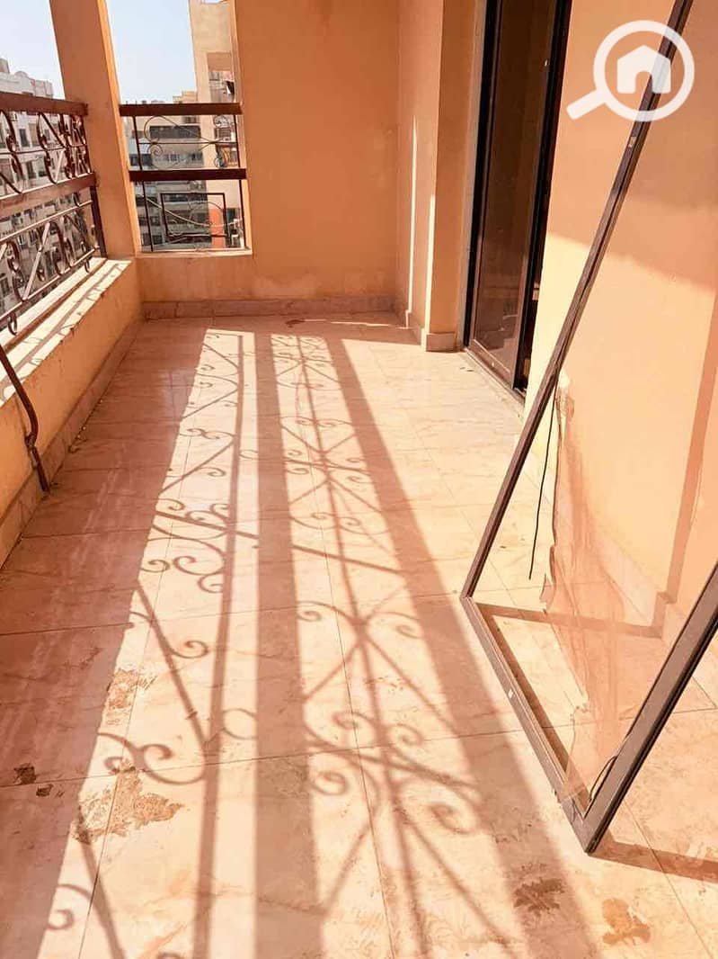 3 a275ab0c-b5bb-4eca-8f17-42a0633bd34e. jpg