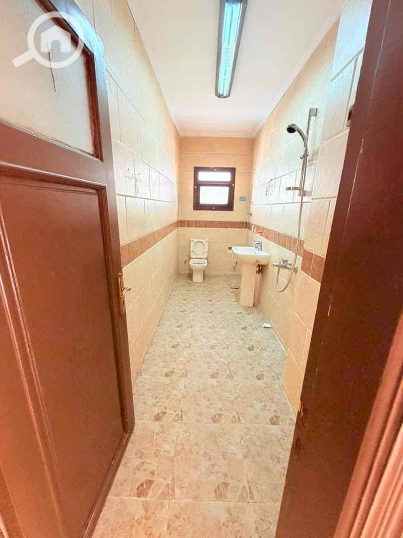 4 d72f7dd3-dd8e-4d1b-b6d8-827363dbbd57. jpg