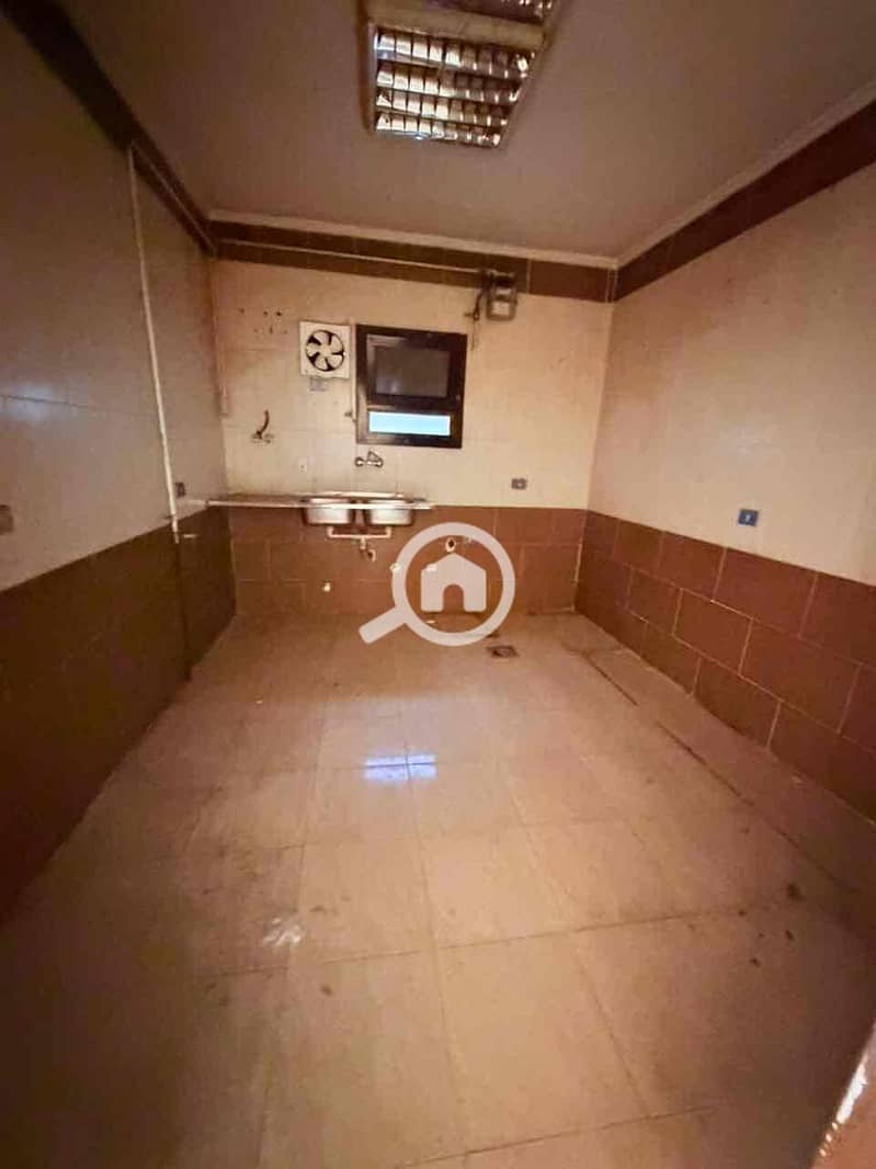 7 7750245c-e099-4d90-b2f8-f8ce928a8428. jpg