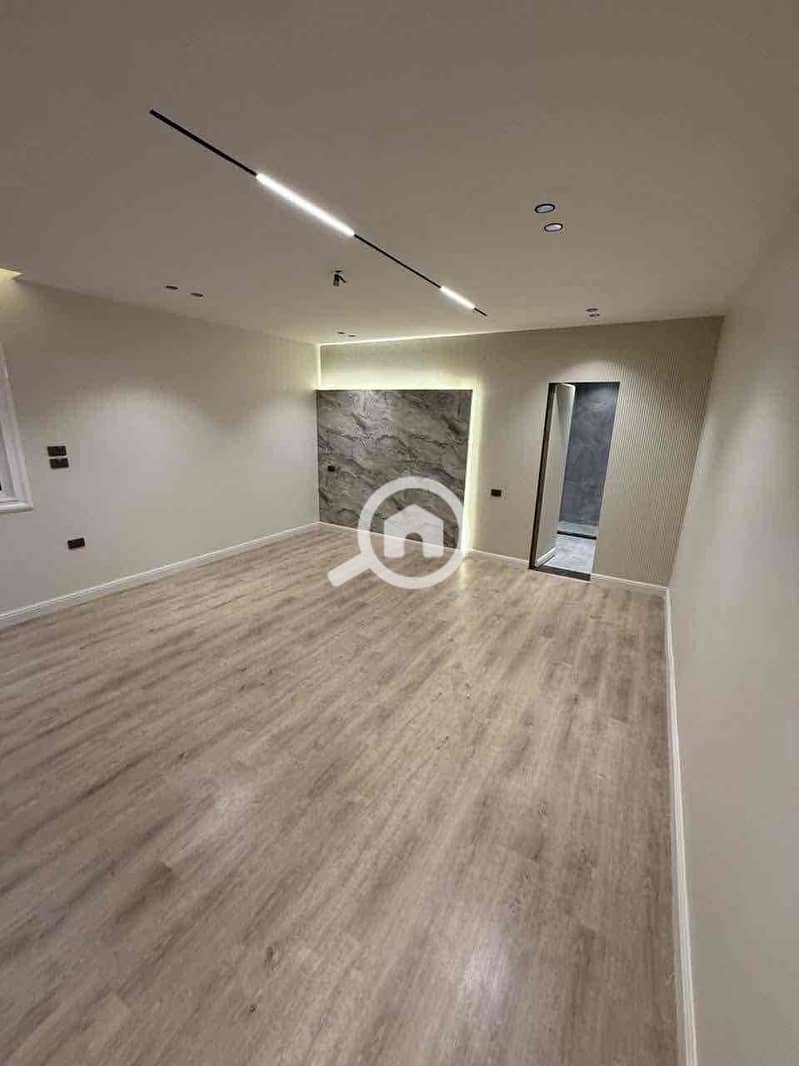 7 a3bef49e-9791-4f27-911f-7b7adc8da1ba. jpg