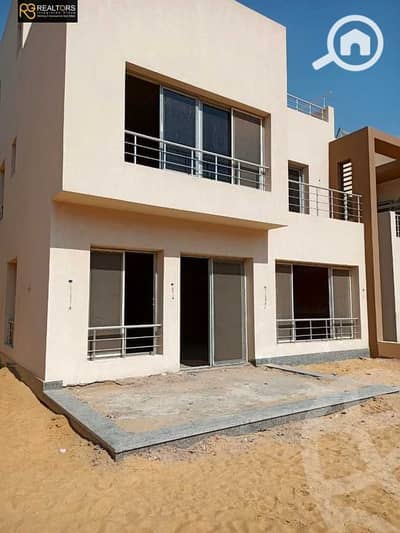 4 Bedroom Townhouse for Sale in 6th of October, Giza - 660ffaaf2be00318992914. jpg
