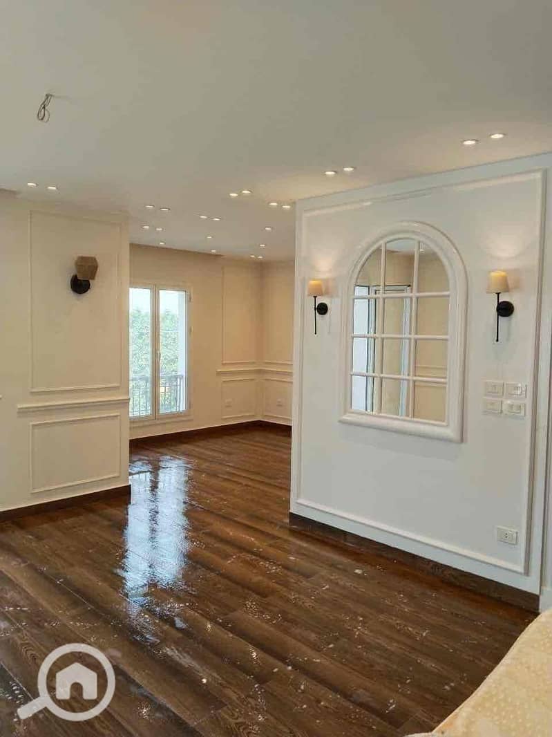 2 8b26dec0-4903-43b7-b9f3-a97467cc30d9. jpg