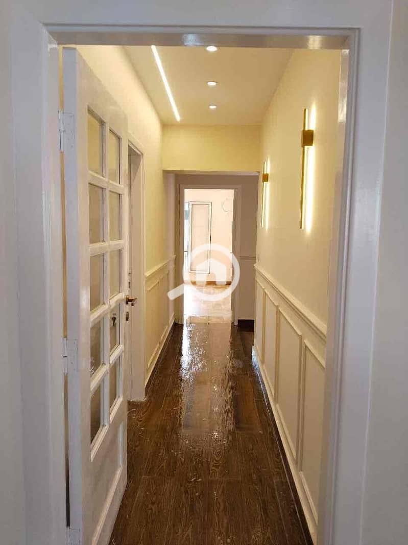 4 123e2b61-3d35-4310-b148-dc0687f9d0b0. jpg