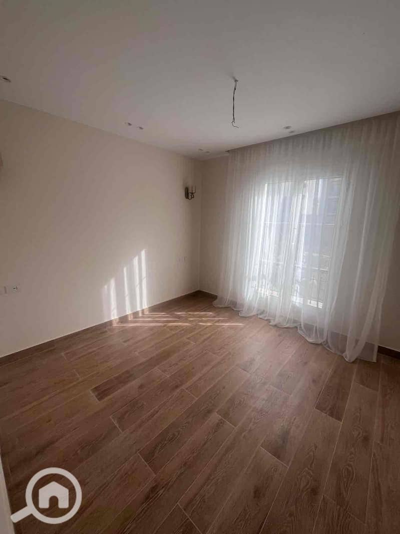 11 aa445167-c78f-4955-b14f-385e40a028e0. jpg