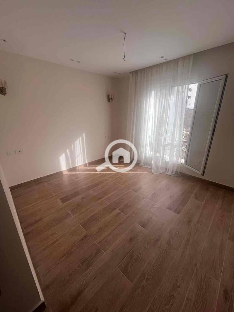 12 f249c0ed-e199-4e97-ad87-51ad96071870. jpg