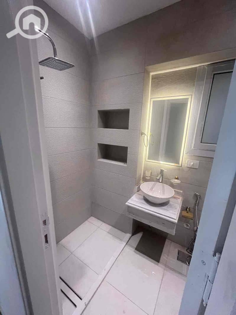 13 8d12ebd7-6329-4334-8523-039d540faf50. jpg