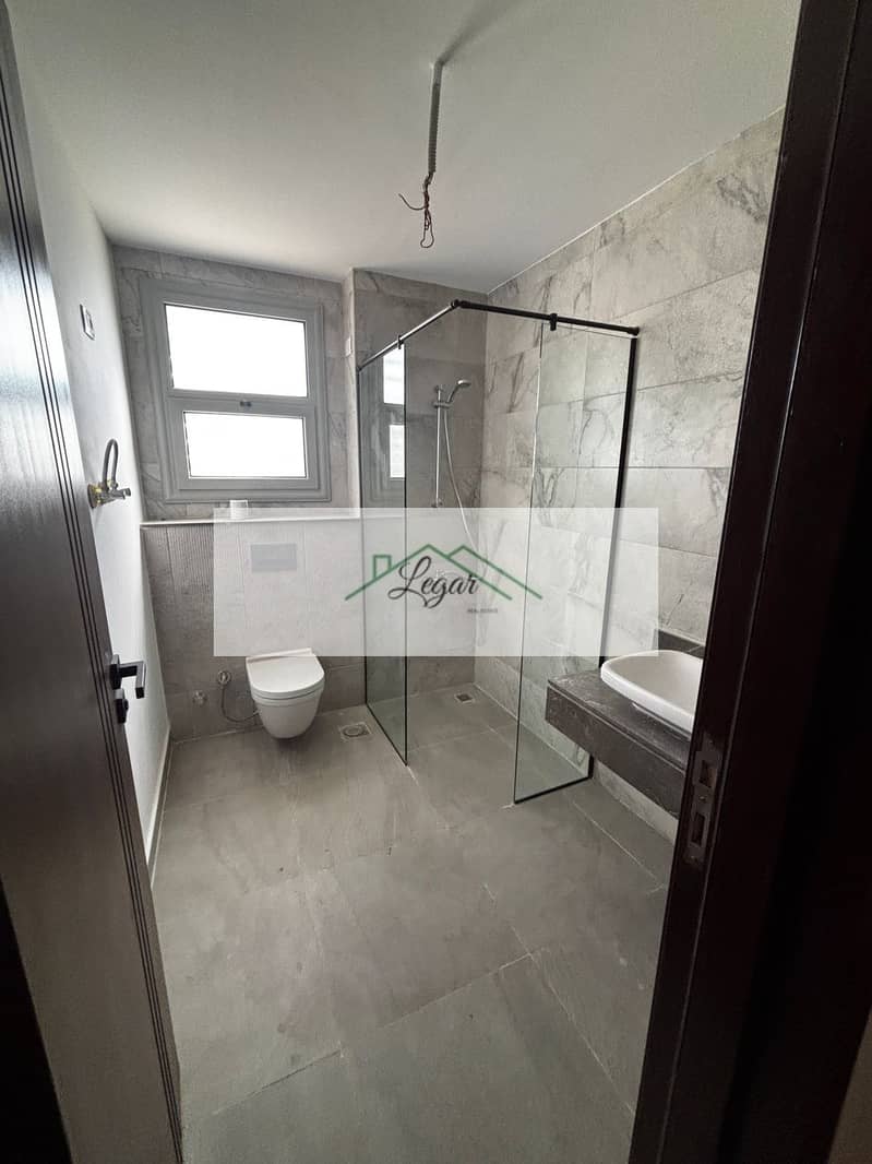 7 d30850aa-e632-4713-9a28-6990b88c5134. jpg