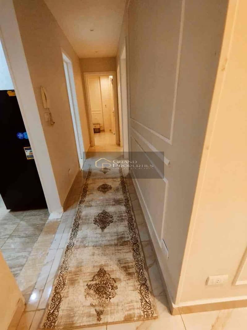 10 694a700f-34cc-4989-8e1a-01f0d482edc6. jpg