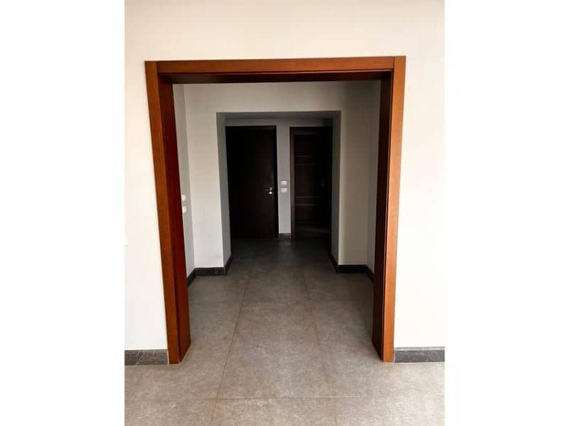 6 98079f76-7b8b-4c36-a9f7-5e99b7a4f999. jpg