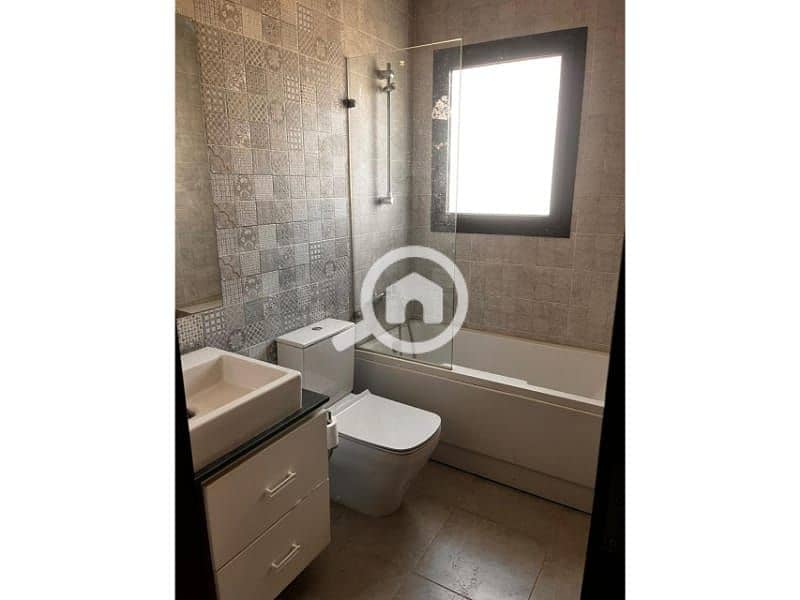 15 4d2aeb3e-fe00-4214-aef2-97a9120971bc. jpg