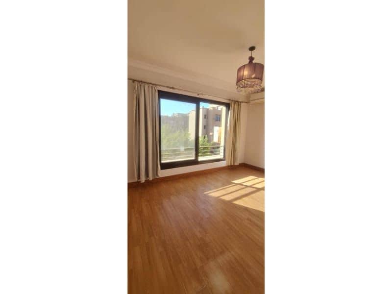 5 e28cf699-b053-4645-9e49-35444d3eba3a. jpg