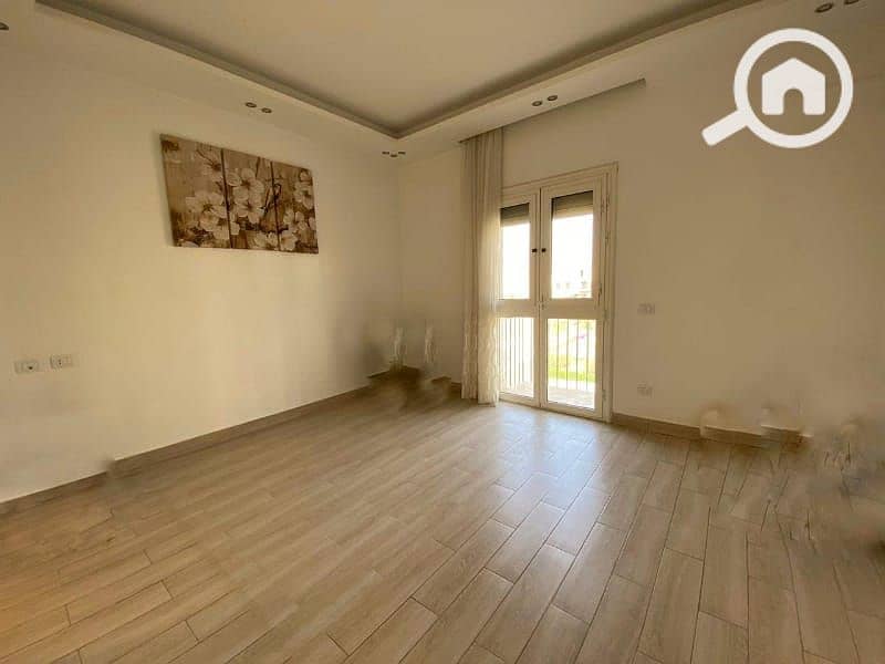 2 b8eb36b3-e631-42bb-95fd-61291db6ba58. jpg