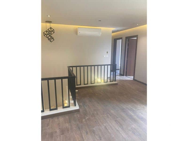 8 e8f2eb9a-9a2b-40ab-853e-c3ee1547fa67. jpg