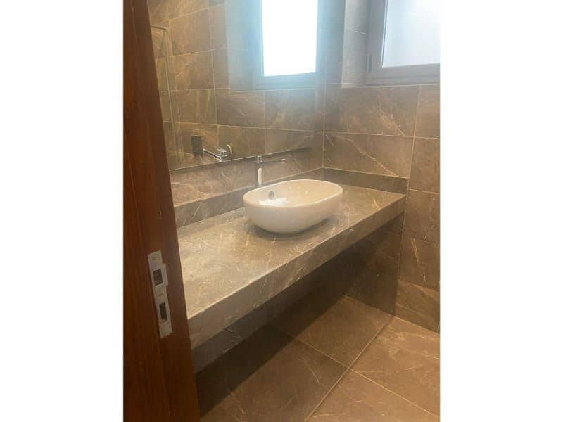 10 7e0165a2-e778-4d9f-91fc-5269cbb707dc. jpg