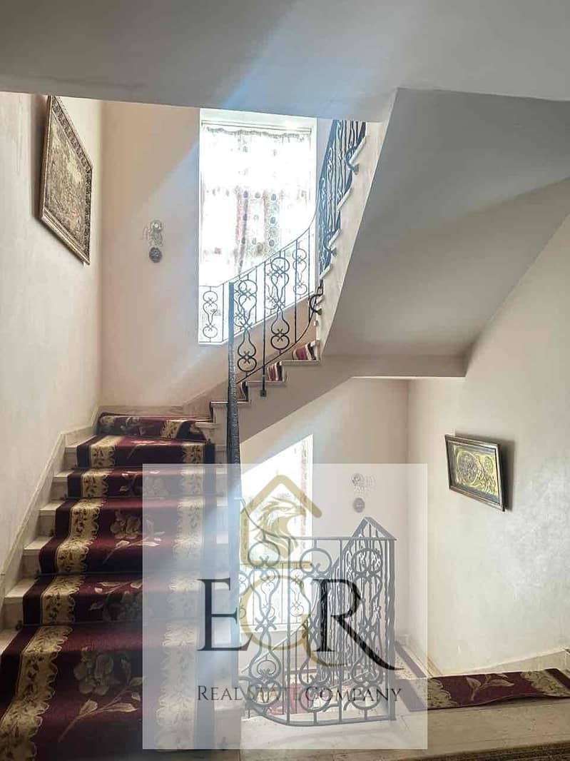 7 ad7d5c46-19a2-4da5-bbc2-dbfd1c3e25e8. jpg