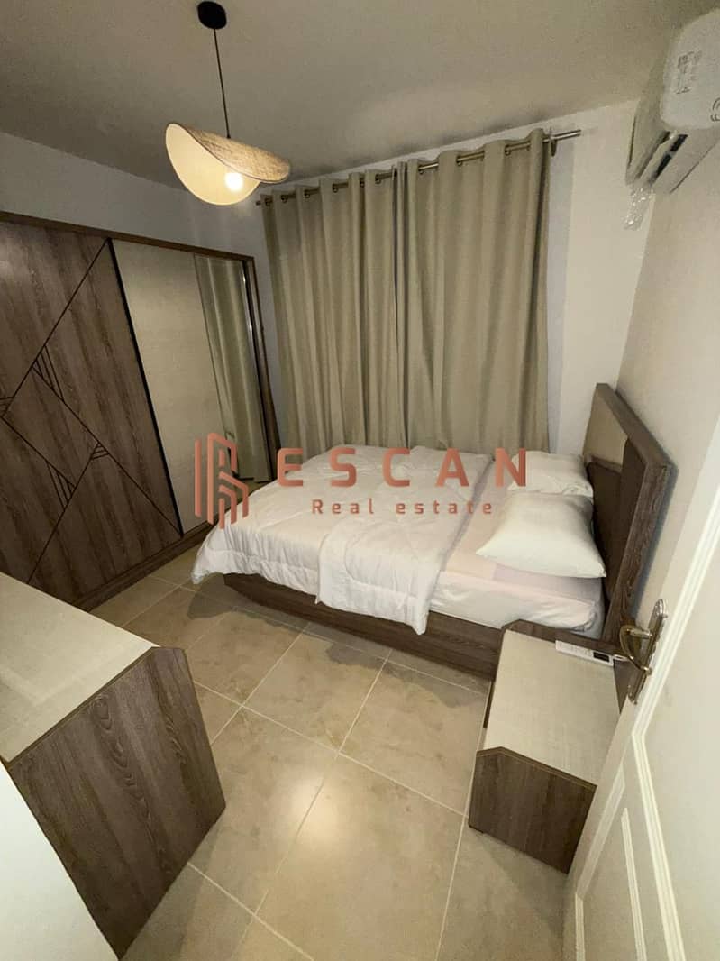 4 27bcf91c-cd68-4d4f-81d5-1a0336fb2ad1. jpeg