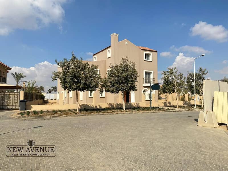 4 3e26b597-ac33-4afc-9d34-9ceb1e0b2888. jpg