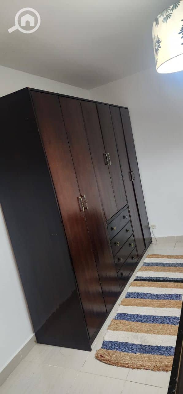 4 1b925521-14f6-444a-98fc-72a12a87d15c. jpeg