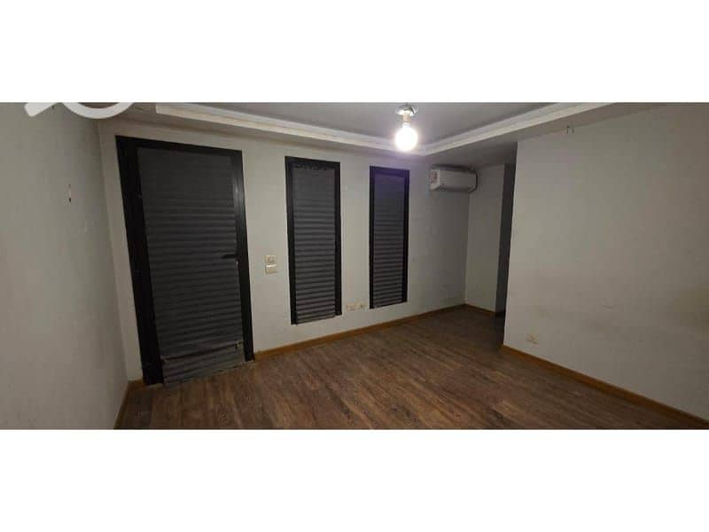 2 d3d5b8a2-2b9e-4ab2-b08c-15a32d2a8250. jpg