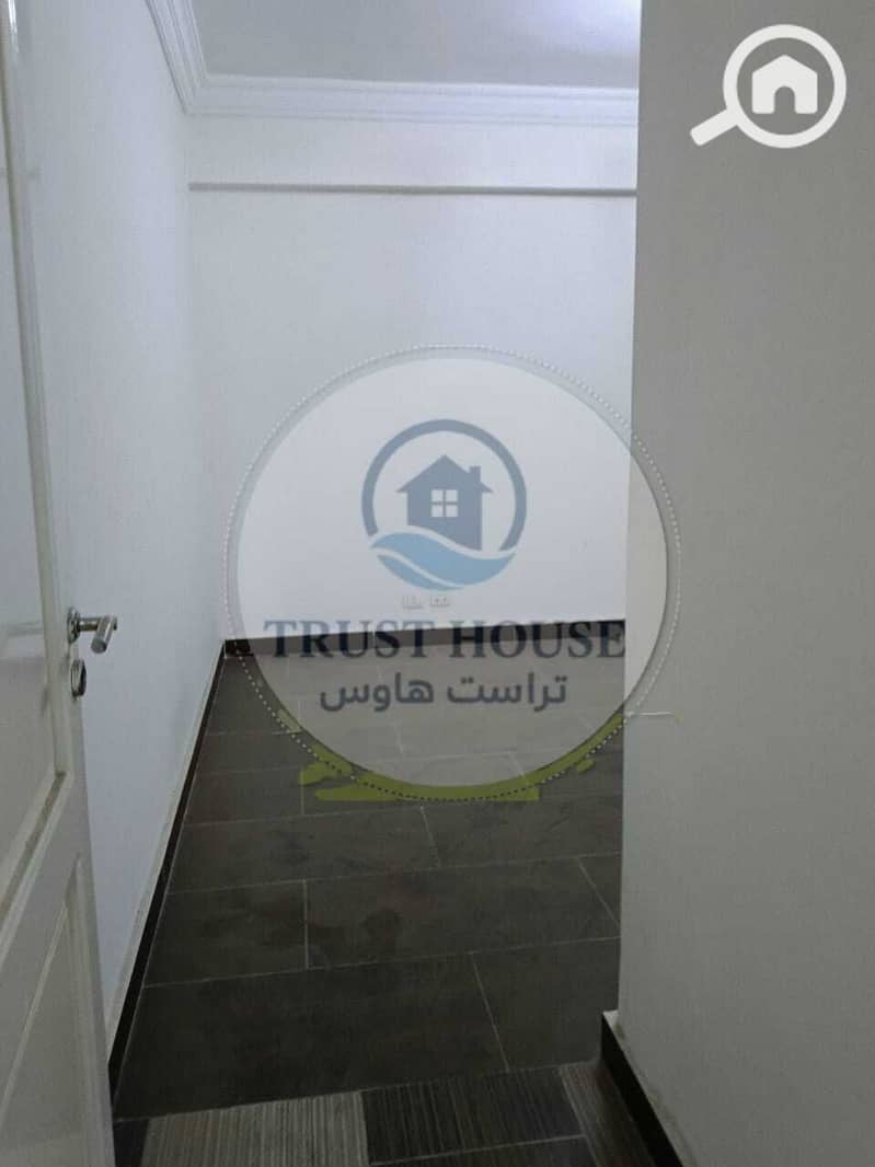 11 WhatsApp Image 2025-10-03 at 16.03. 40 (4). jpeg