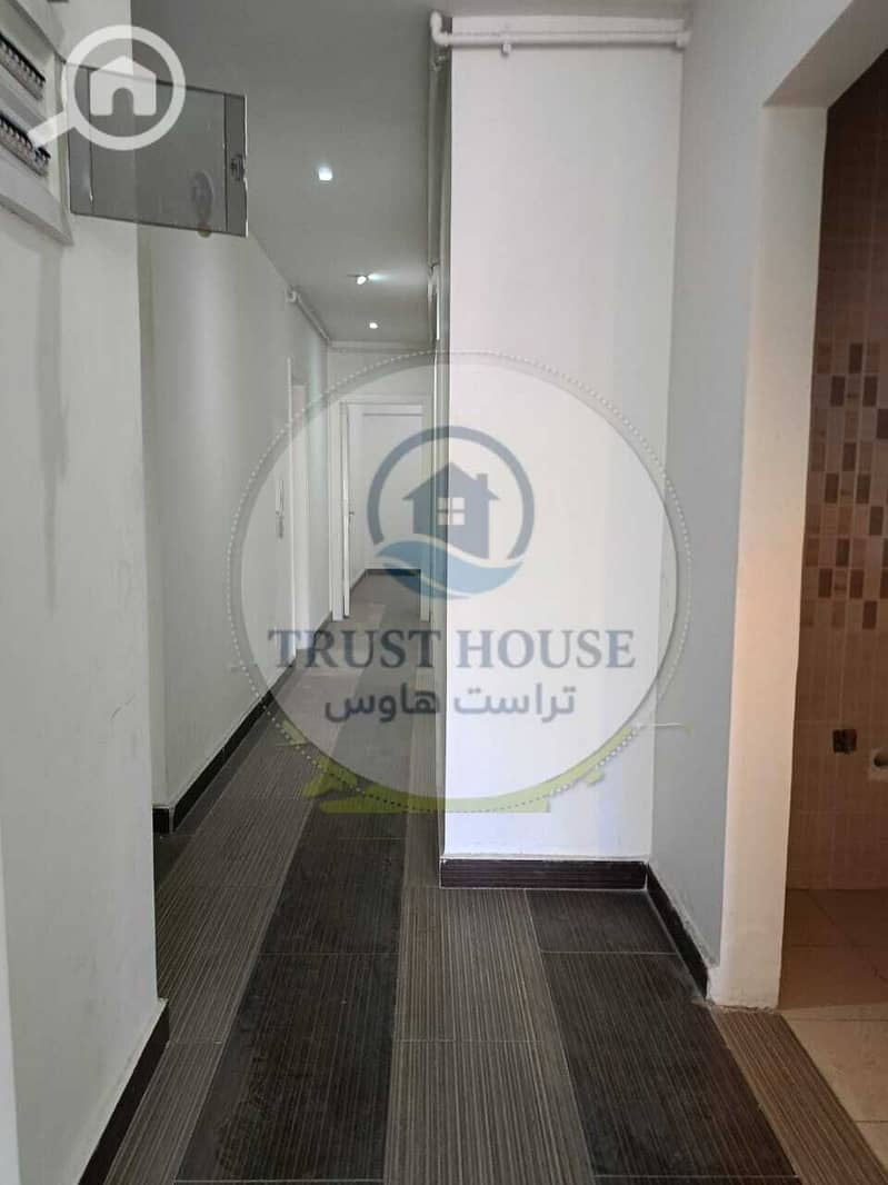 17 WhatsApp Image 2025-10-03 at 16.03. 42 (2). jpeg